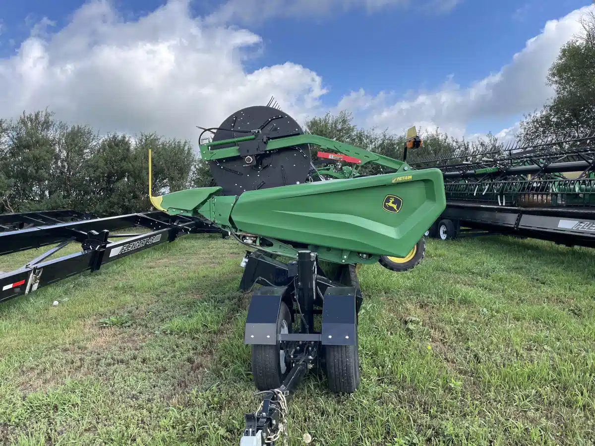 Gallery image 2 for Used 2024 John Deere HD50F Header - Flex