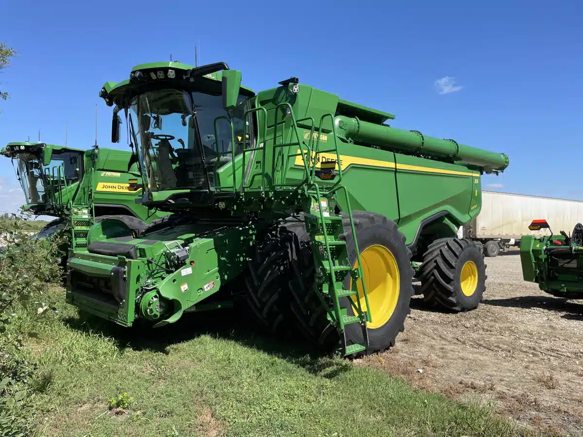 Gallery image 1 for Used 2024 John Deere X9 1000 Combine