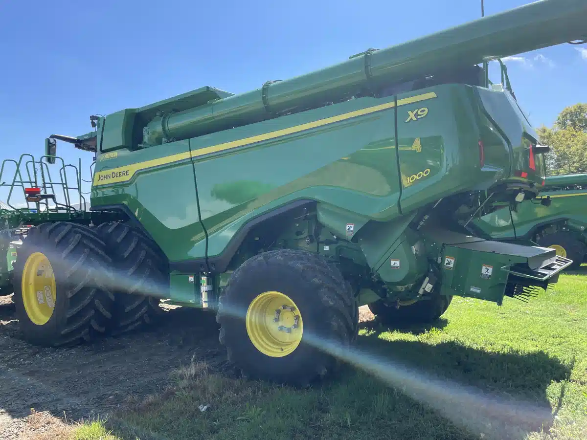 Gallery image 2 for 2024 John Deere X9 1000 Combine