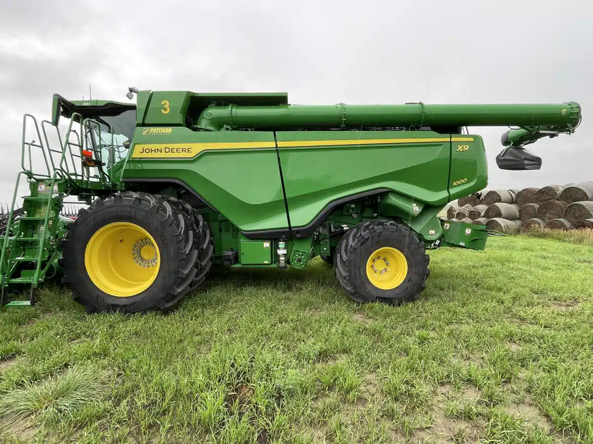 Gallery image 2 for 2024 John Deere X9 1000 Combine