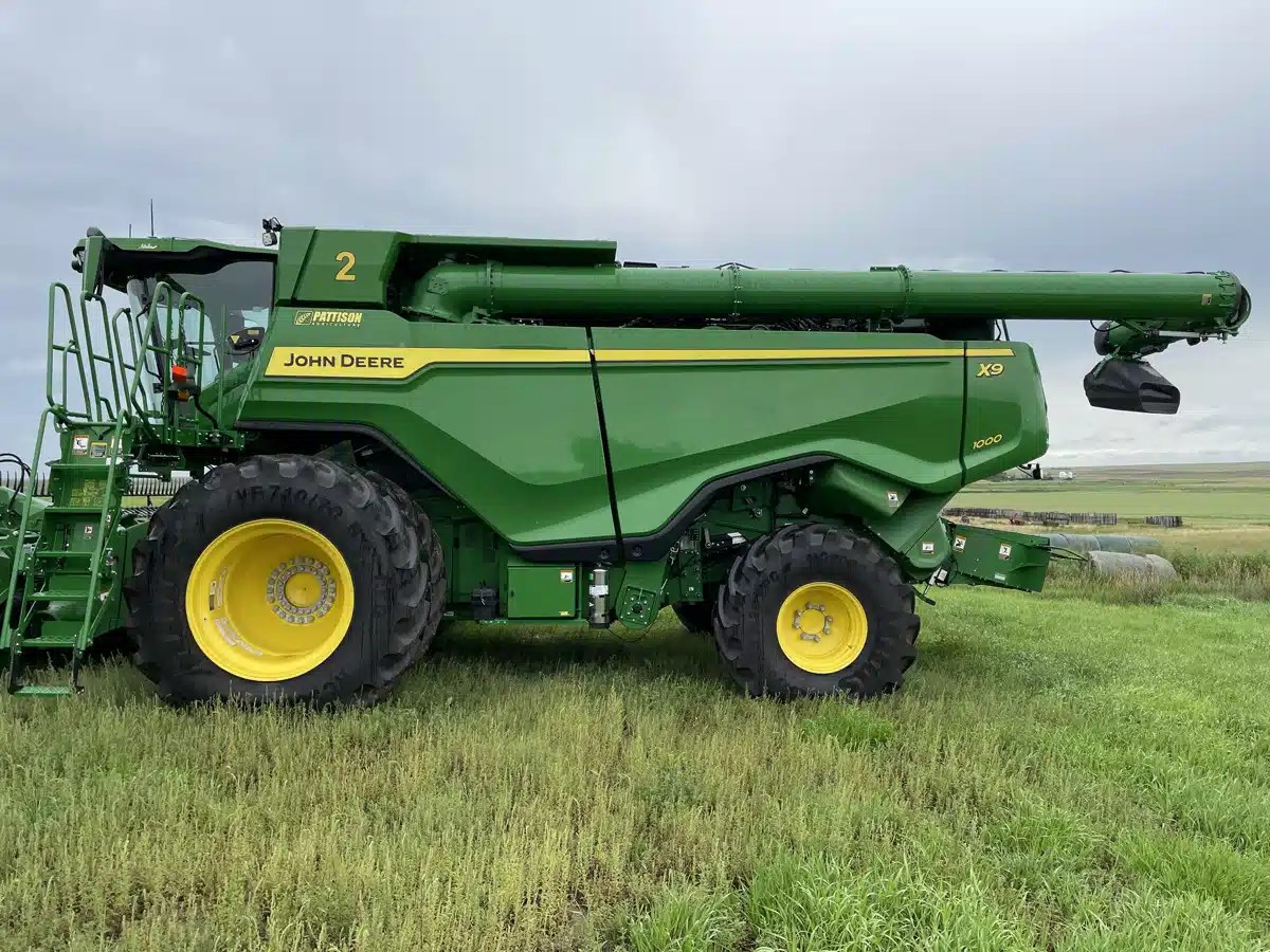Gallery image 2 for 2024 John Deere X9 1000 Combine