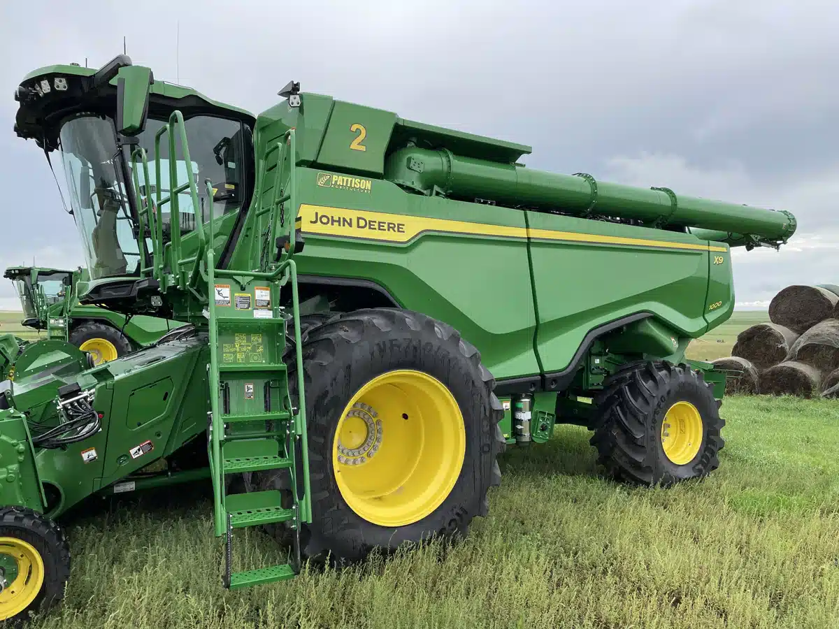 Gallery image 1 for 2024 John Deere X9 1000 Combine