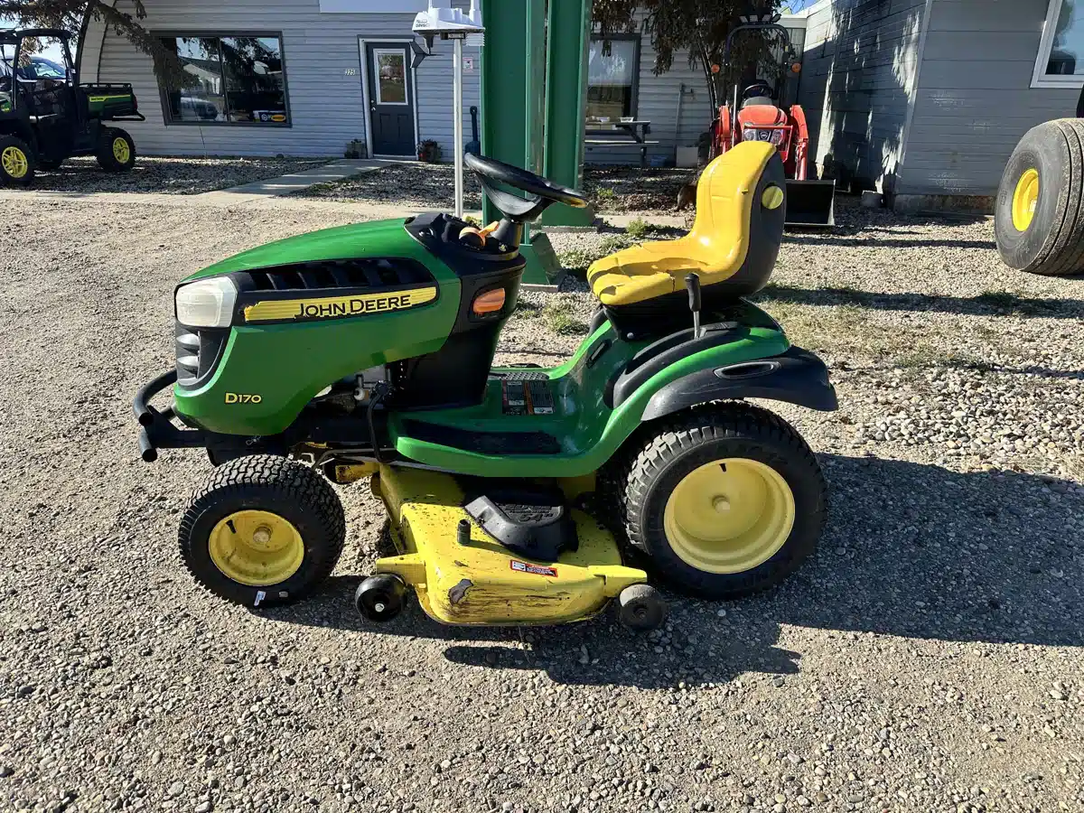 Gallery image 2 for Used 2013 John Deere D170 Lawn Tractor