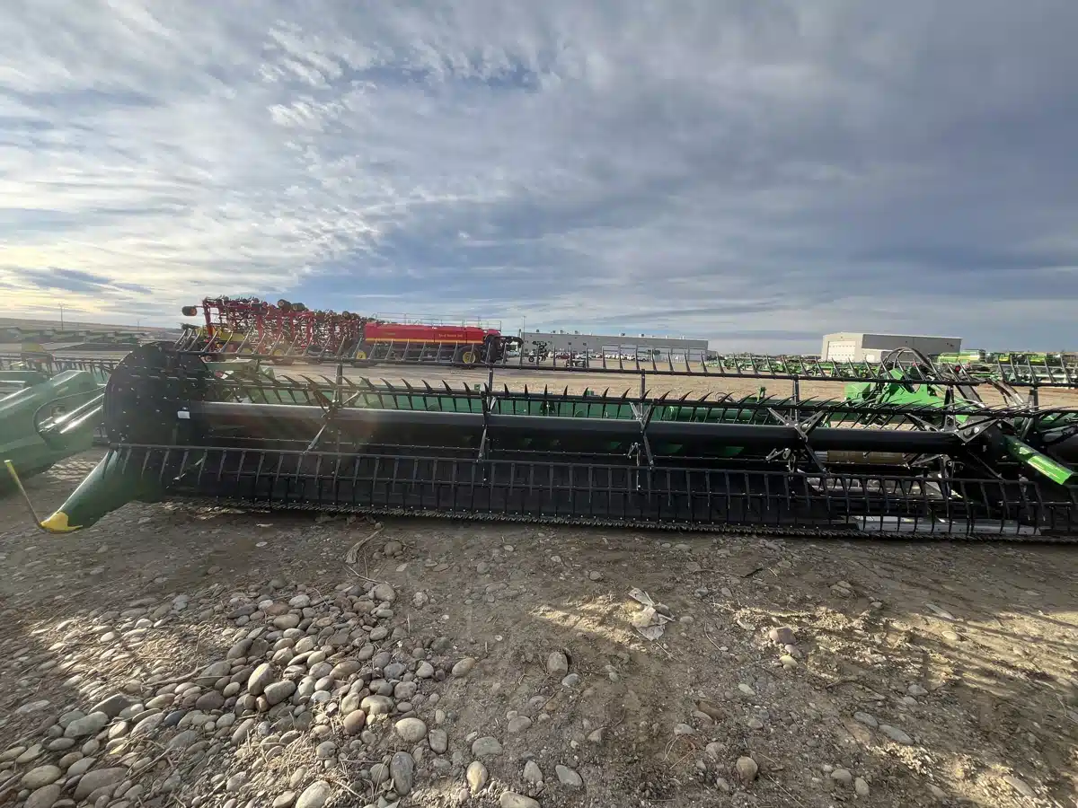 Gallery image 2 for 2022 John Deere HD50R Header - Draper