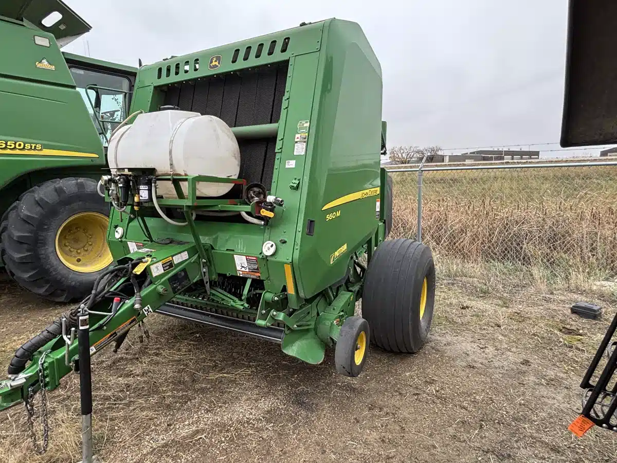 Gallery image 1 for 2022 John Deere 560M Round Baler