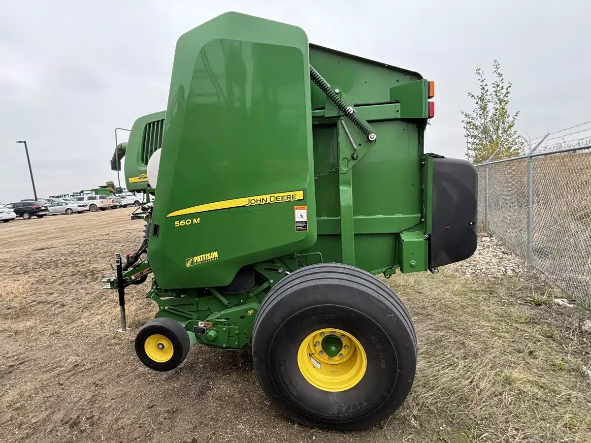 Gallery image 2 for 2022 John Deere 560M Round Baler