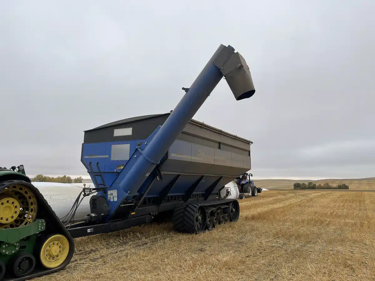 Gallery image 1 for Used 2015 Elmers Mfg Haul Master2000 Grain Cart