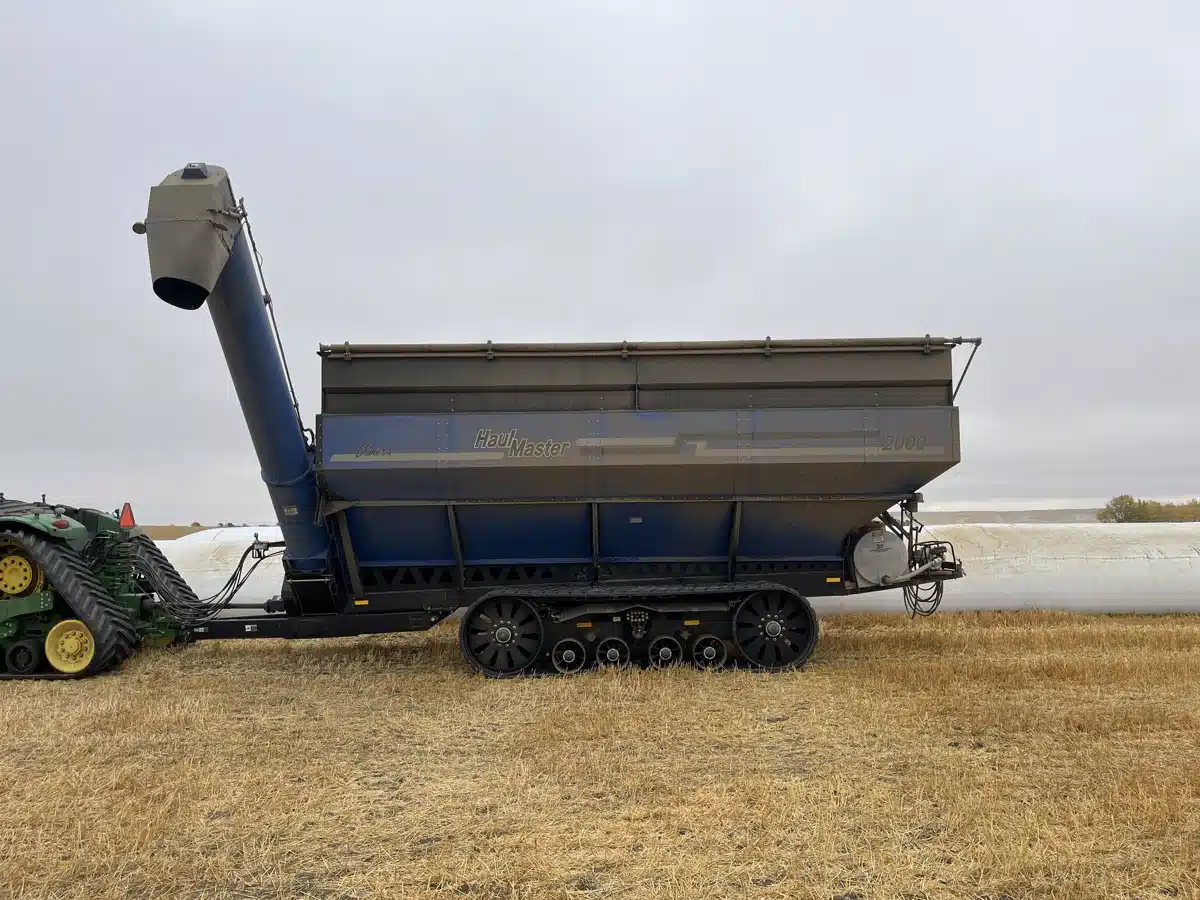 Gallery image 2 for Used 2015 Elmers Mfg Haul Master2000 Grain Cart