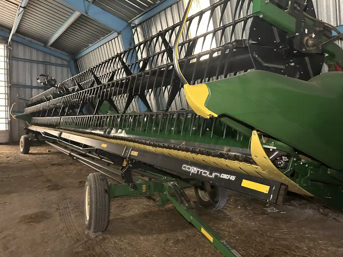 Gallery image 1 for Used 2019 John Deere 745FD Header - Draper
