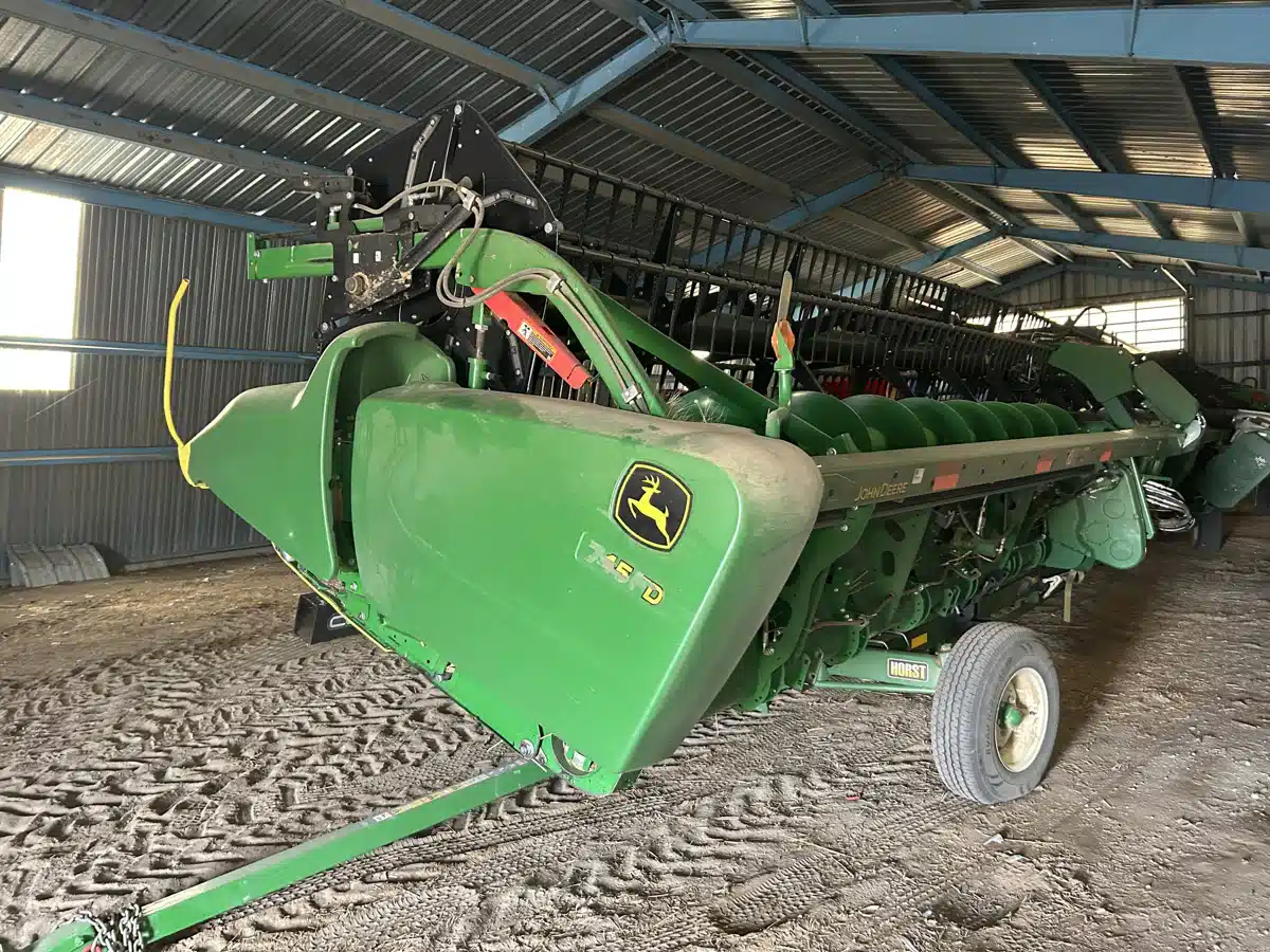 Gallery image 2 for Used 2019 John Deere 745FD Header - Draper