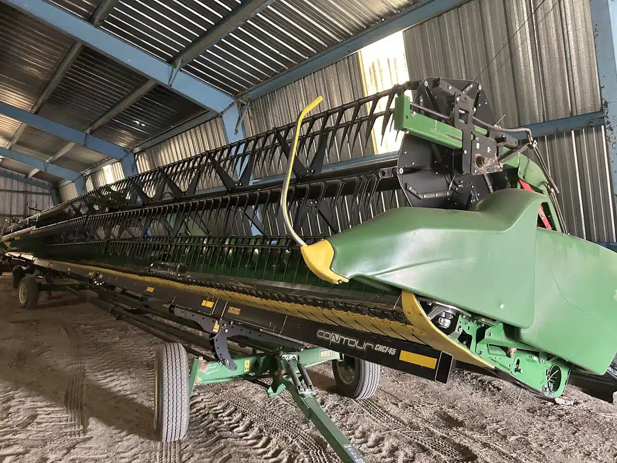 Gallery image 1 for Used 2019 John Deere 745FD Header - Draper