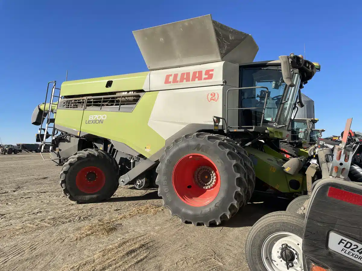 Gallery image 1 for Used 2023 CLAAS LEXION 8700 Combine