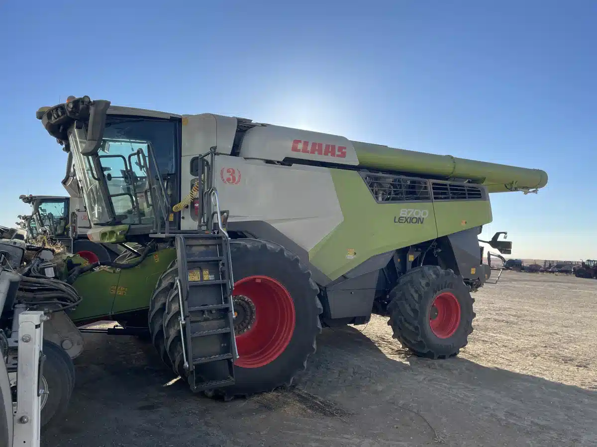 Gallery image 1 for Used 2023 CLAAS LEXION 8700 Combine