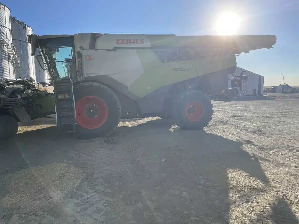 Gallery image 2 for Used 2023 CLAAS LEXION 8700 Combine