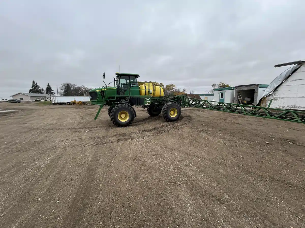 Gallery image 2 for Used 2010 John Deere 4630 Sprayer - Self Propelled
