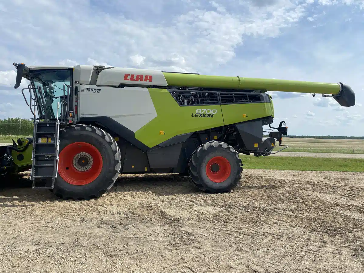 Gallery image 2 for 2023 CLAAS LEXION 8700 Combine
