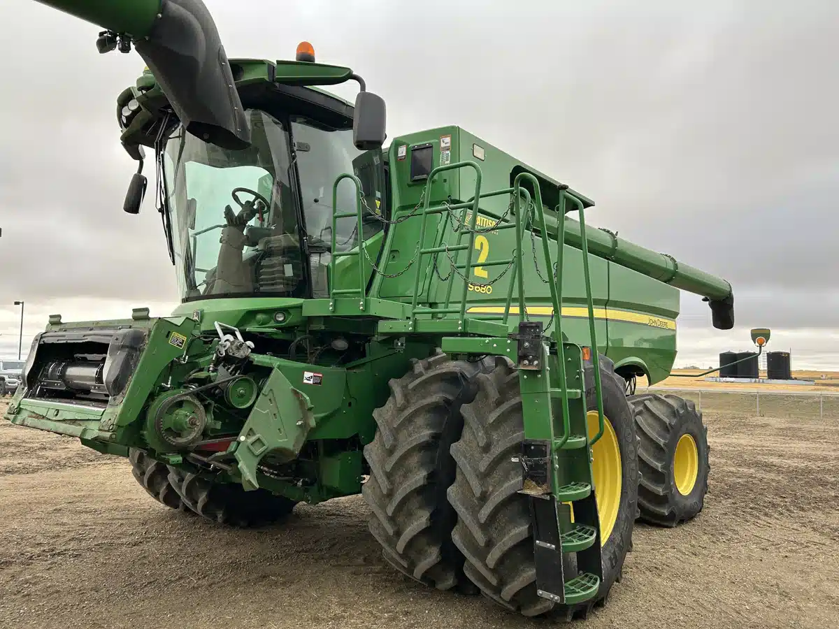 Gallery image 1 for Used 2015 John Deere S680 Combine