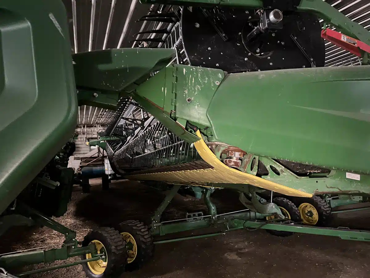 Gallery image 1 for 2022 John Deere HD45R Header - Draper