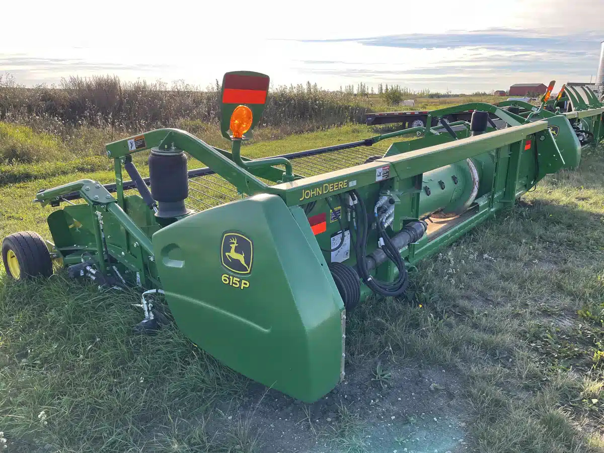 Gallery image 1 for Used 2018 John Deere 615P Header - Draper