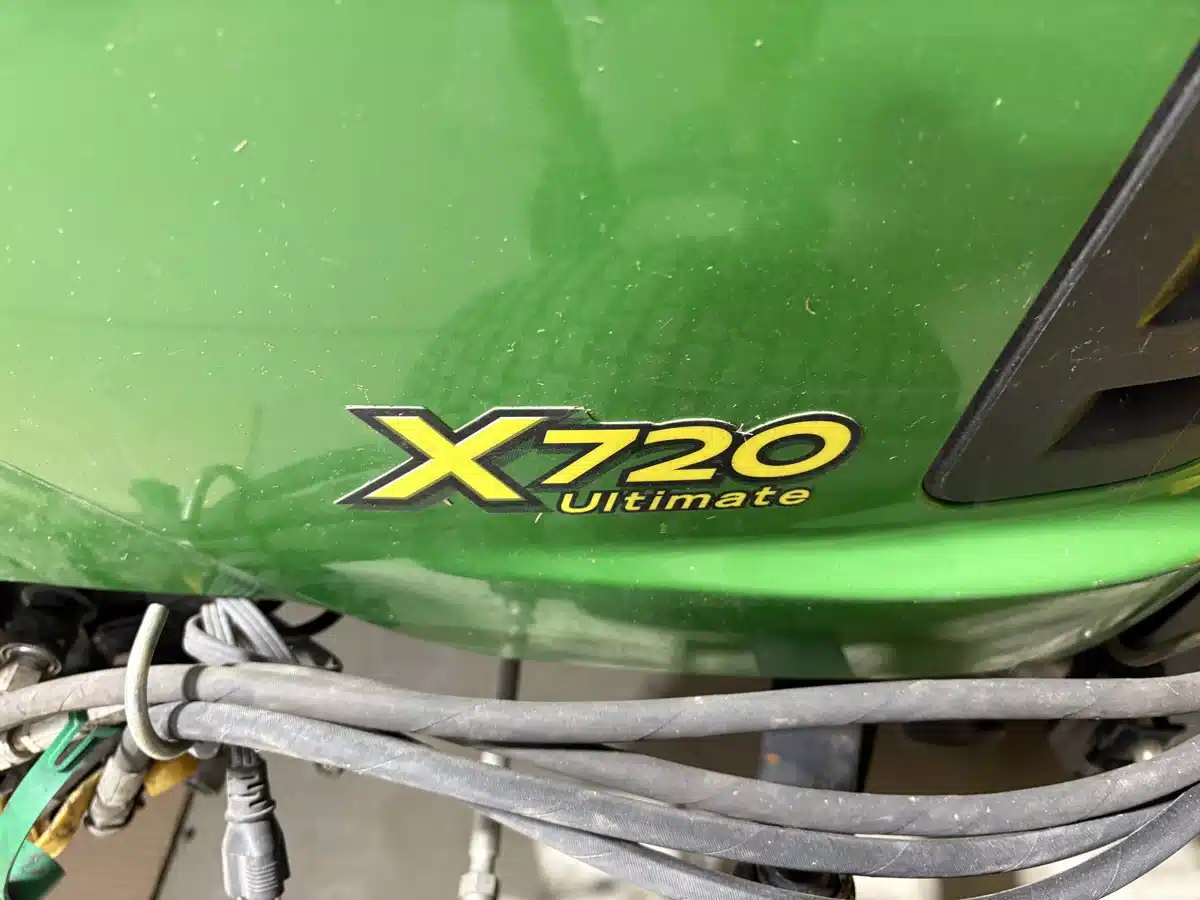 Gallery image 2 for Used 2009 John Deere X720 Lawn Tractor