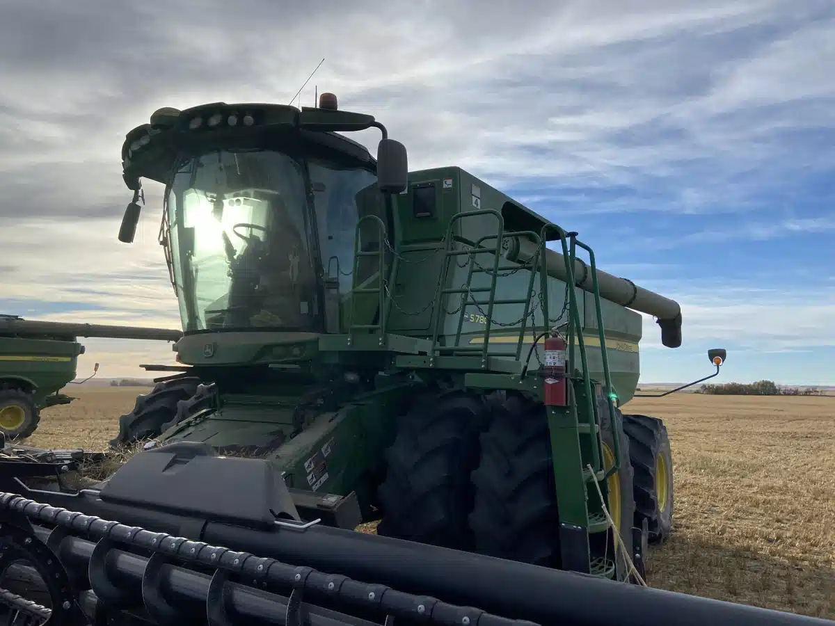 Gallery image 2 for Used 2018 John Deere S780 Combine