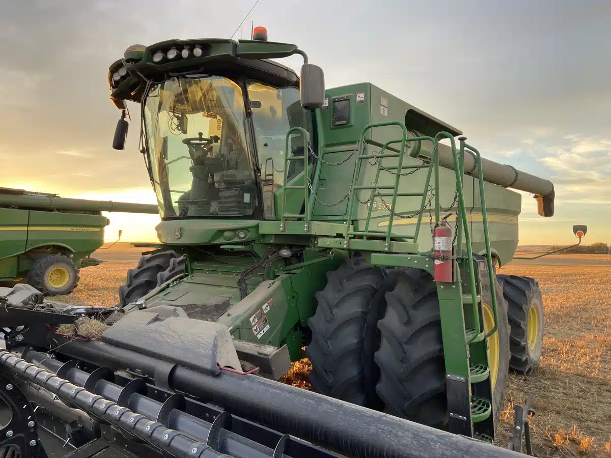 Gallery image 1 for Used 2018 John Deere S780 Combine