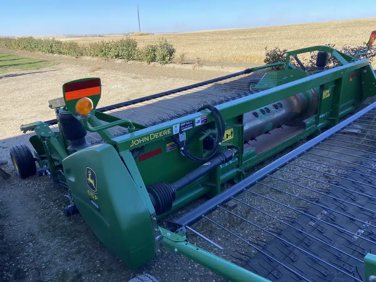 Gallery image 2 for 2018 John Deere 615P Header - Draper