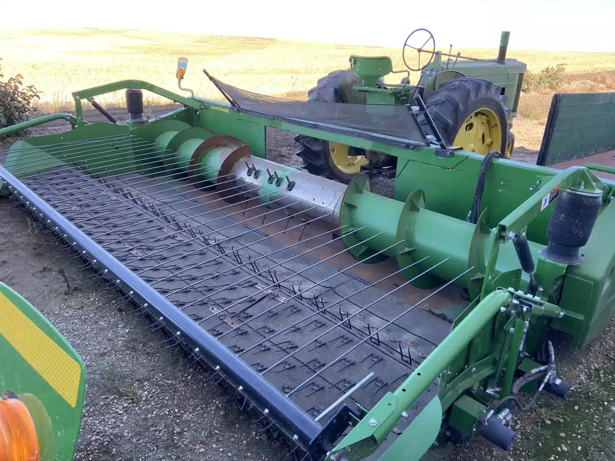 Gallery image 1 for 2018 John Deere 615P Header - Draper