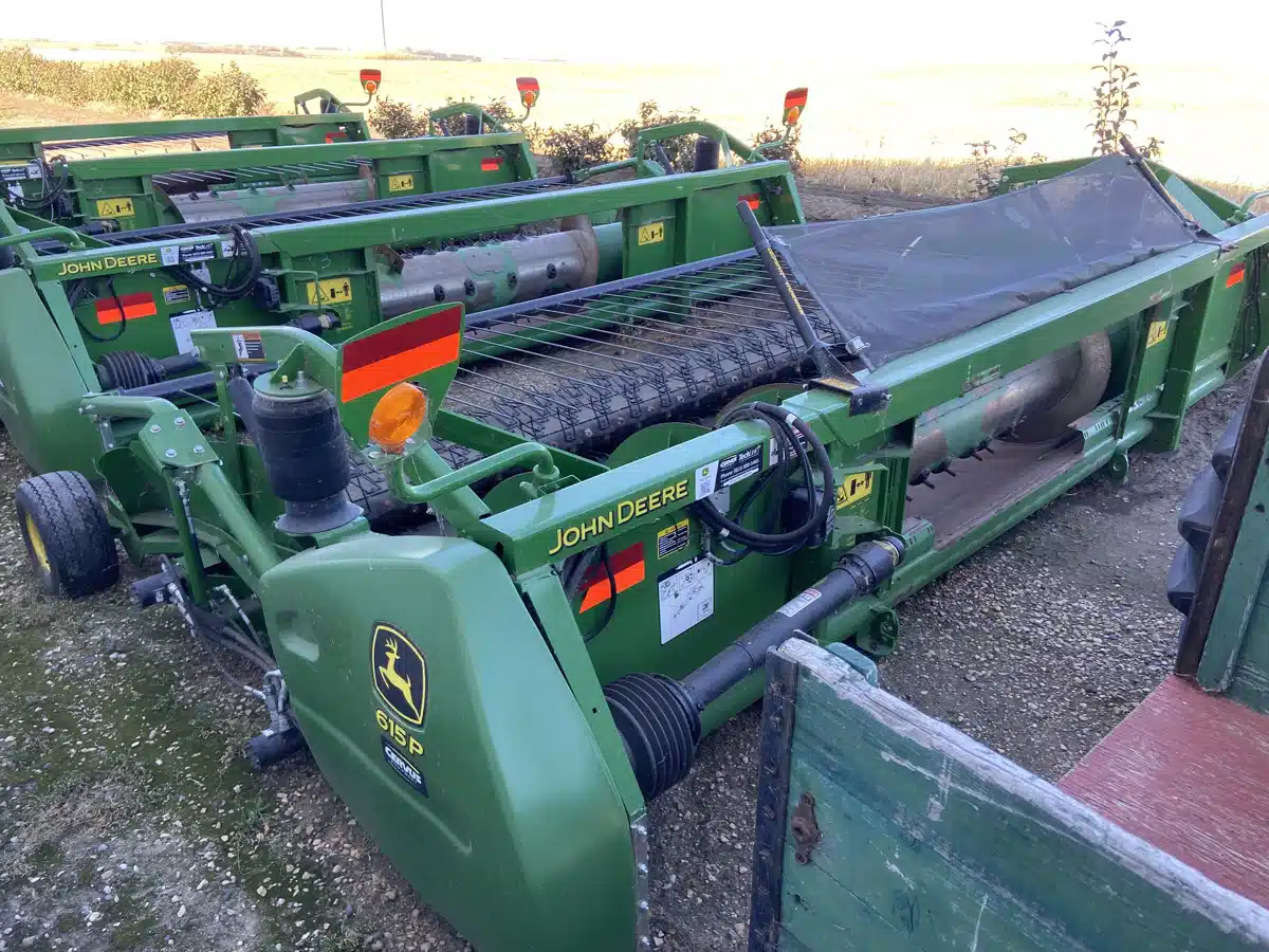 Gallery image 2 for 2018 John Deere 615P Header - Draper