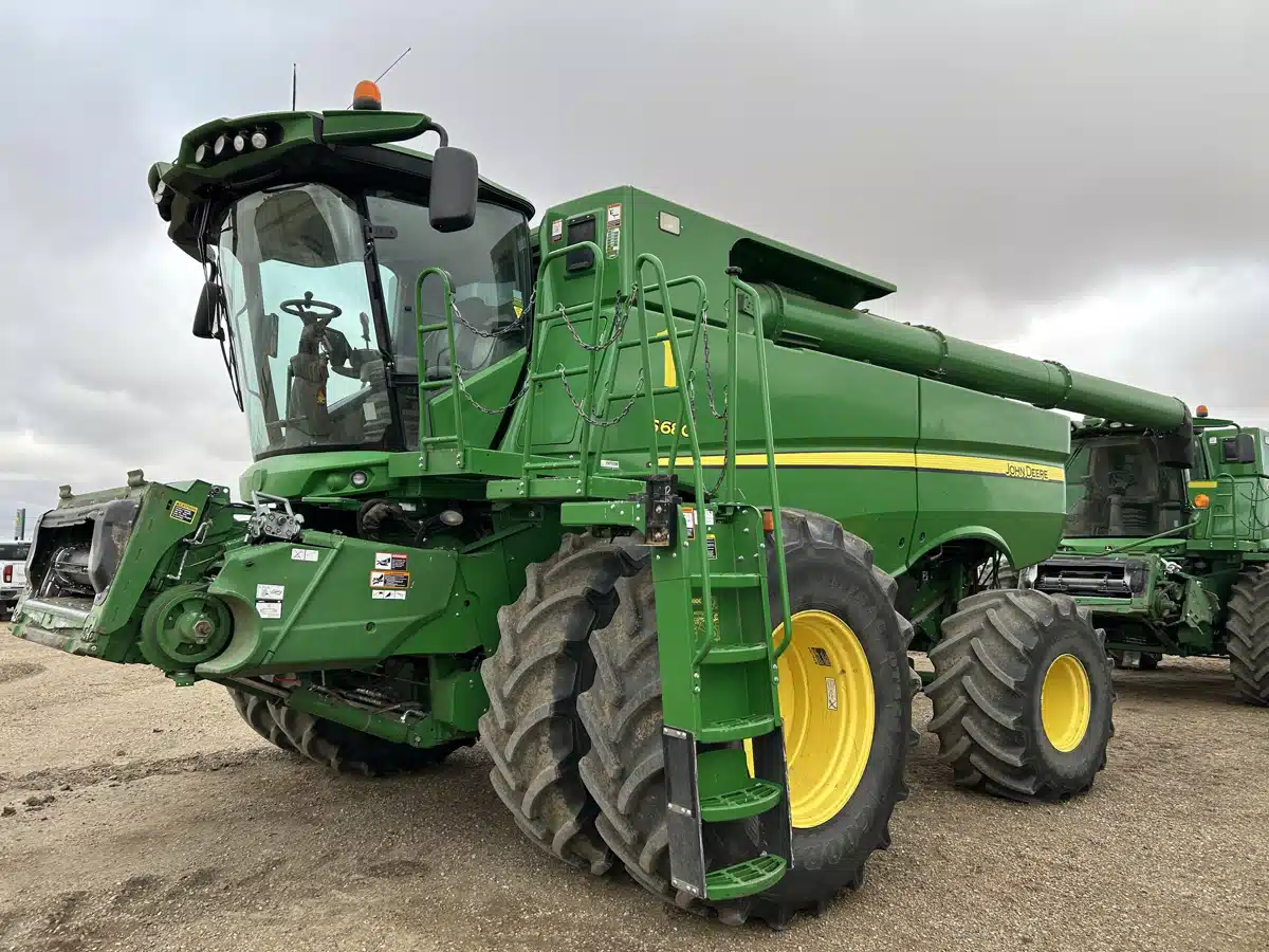 Gallery image 1 for Used 2017 John Deere S680 Combine