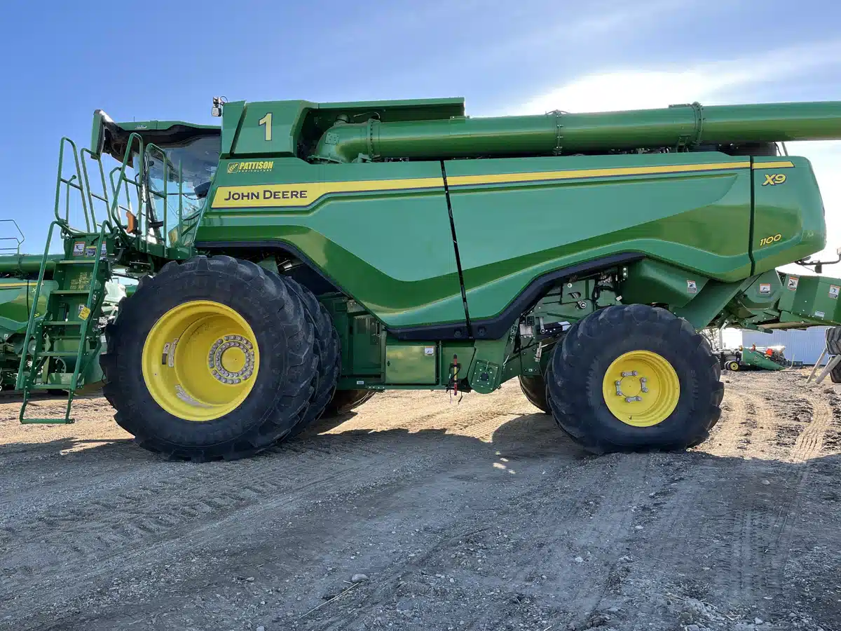 Gallery image 1 for Used 2023 John Deere X9 1100 Combine