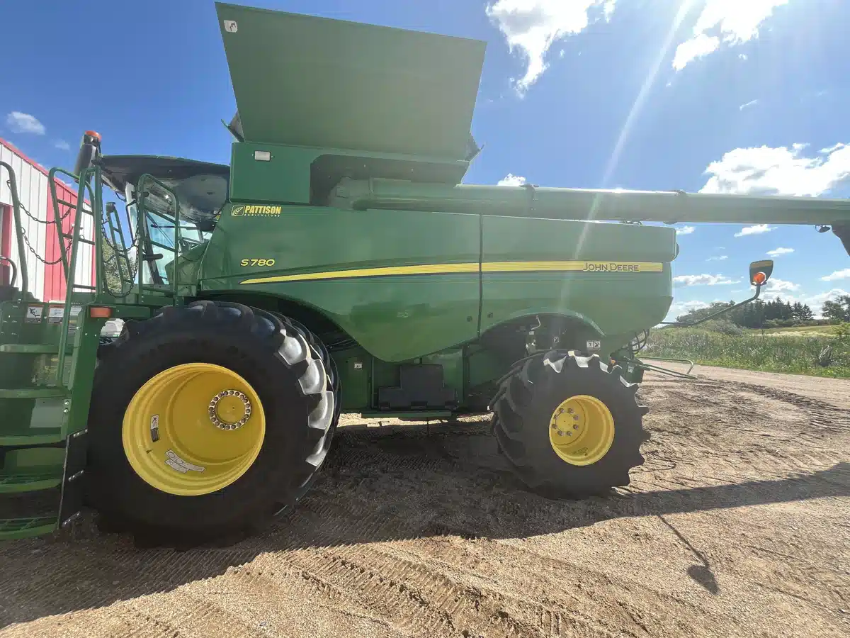 Gallery image 2 for Used 2019 John Deere S780 Combine