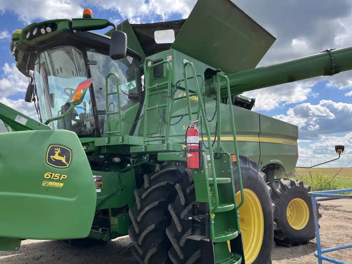 Used 2016 John Deere S680 Combine