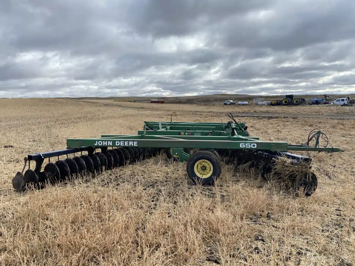Gallery image 2 for Used 1998 John Deere 650 Disc