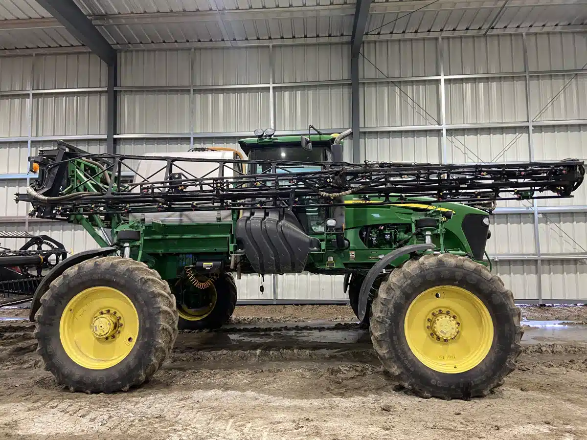 Gallery image 2 for Used 2013 John Deere 4830 Sprayer - Self Propelled