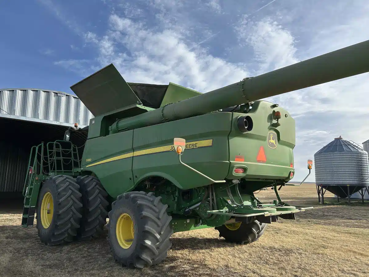 Gallery image 2 for Used 2015 John Deere S680 Combine