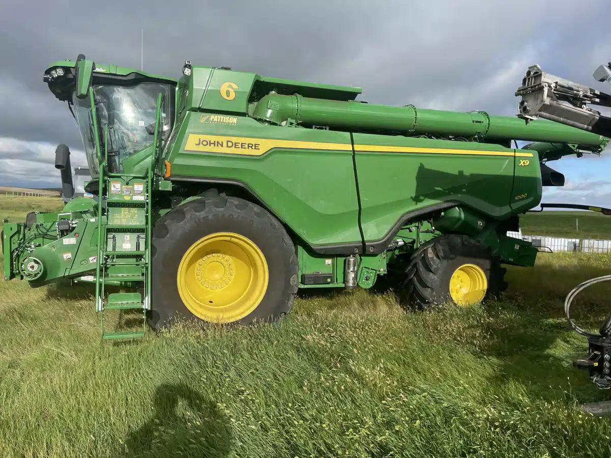 Gallery image 2 for Used 2023 John Deere X9 1000 Combine