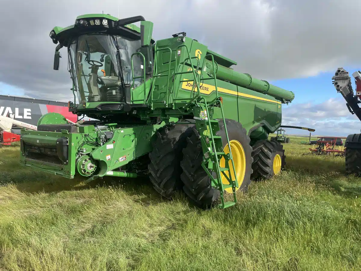 Used 2023 John Deere X9 1000 Combine