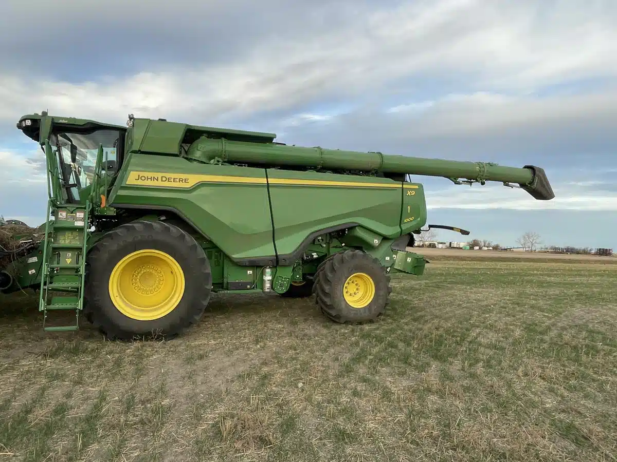 Gallery image 2 for Used 2023 John Deere X9 1000 Combine
