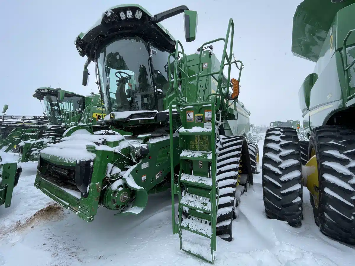 Gallery image 1 for Used 2023 John Deere X9 1100 Combine