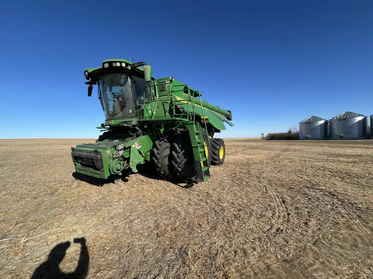 Used 2025 John Deere S7 800 Combine