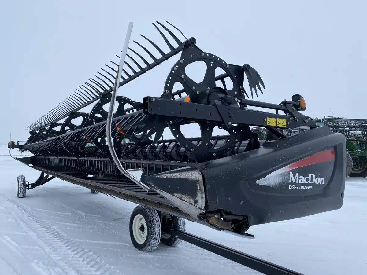 Gallery image 1 for 2015 MacDon D65 Header - Draper