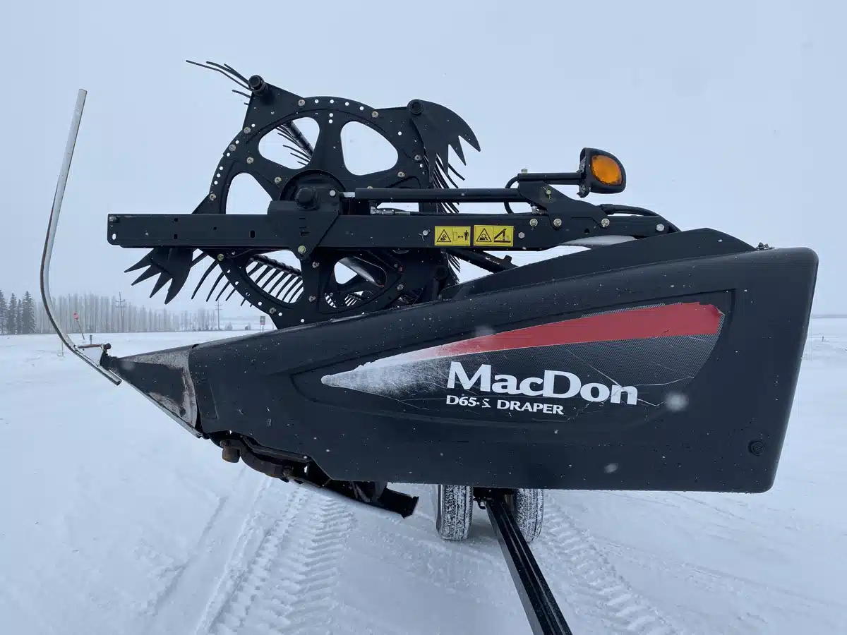 Gallery image 2 for 2015 MacDon D65 Header - Draper