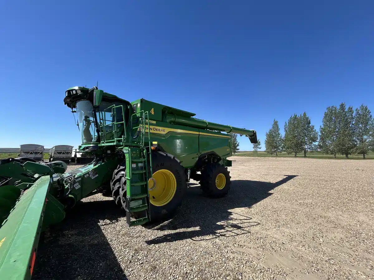 Gallery image 1 for Used 2025 John Deere S7 800 Combine