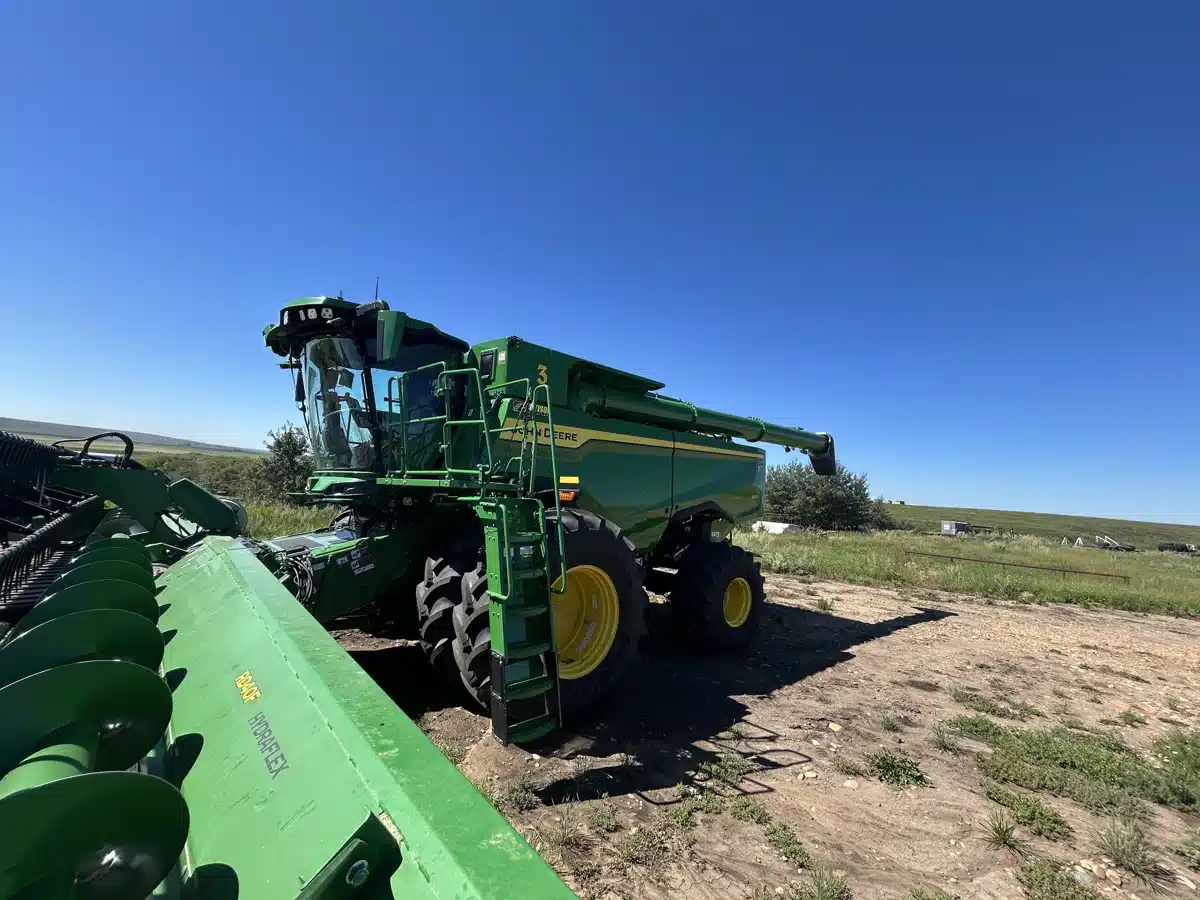 Gallery image 1 for Used 2025 John Deere S7 800 Combine