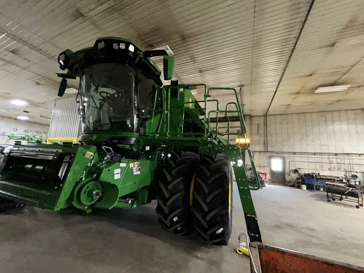 Gallery image 1 for Used 2025 John Deere S7 800 Combine