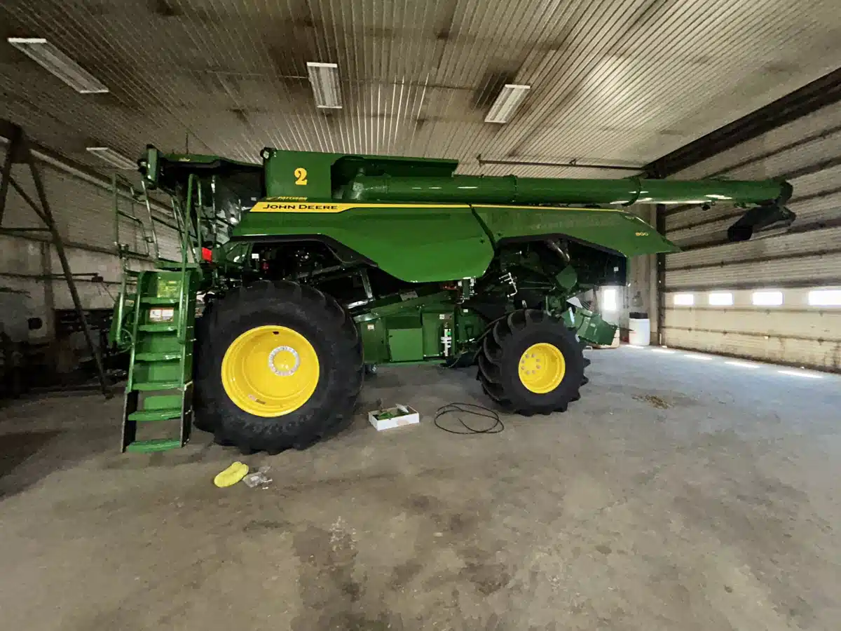 Gallery image 2 for Used 2025 John Deere S7 800 Combine