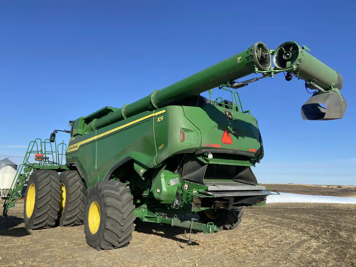 Gallery image 2 for 2024 John Deere X9 1100 Combine