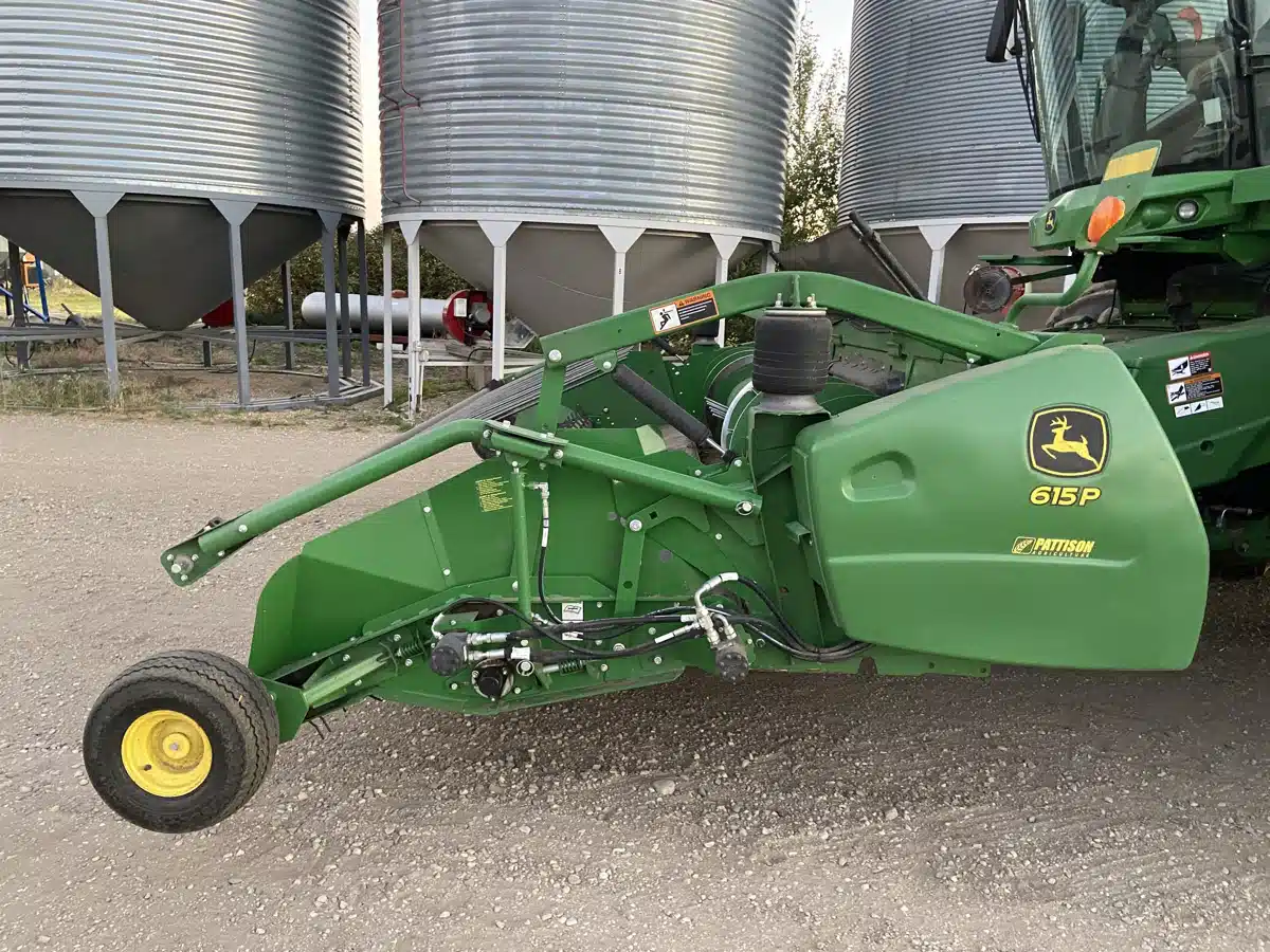 Gallery image 2 for Used 2019 John Deere 615P Header - Draper