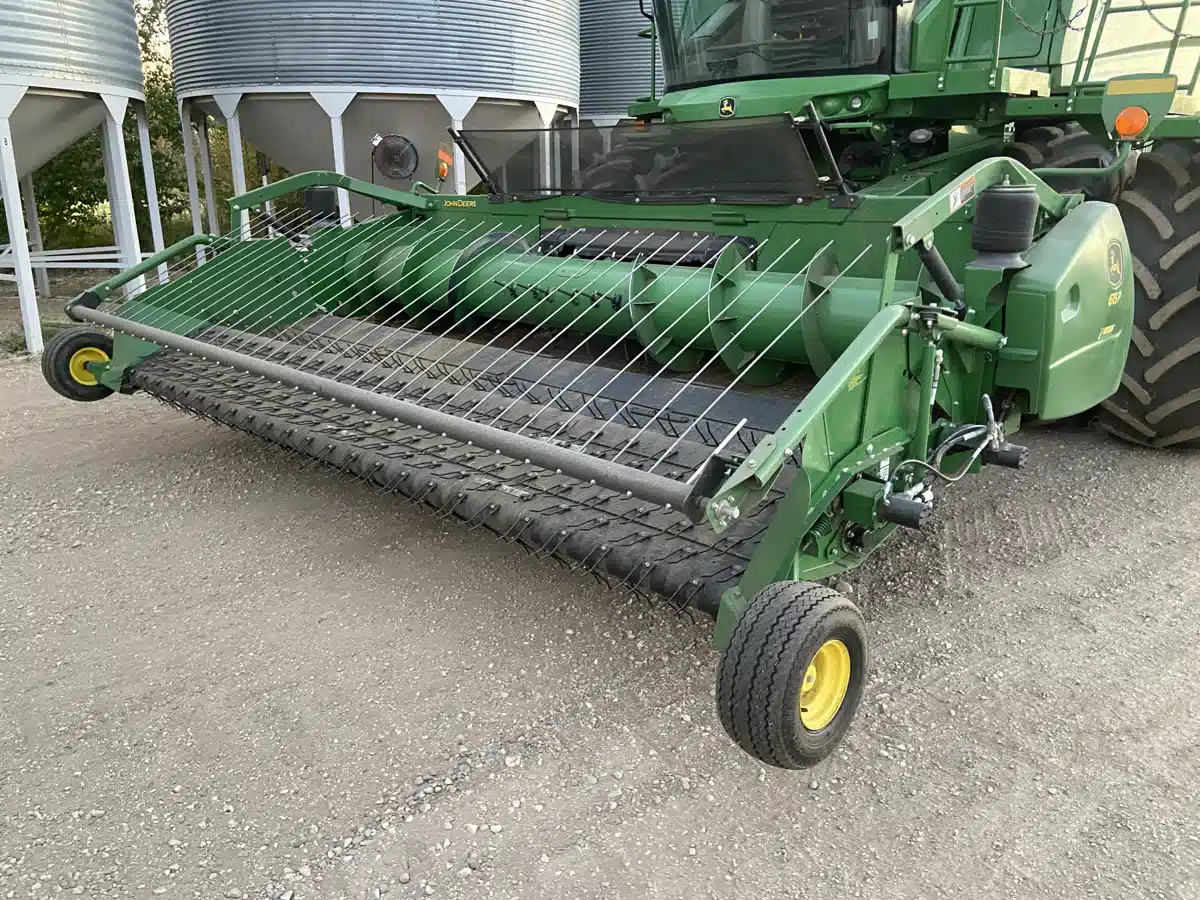 Used 2019 John Deere 615P Header - Draper